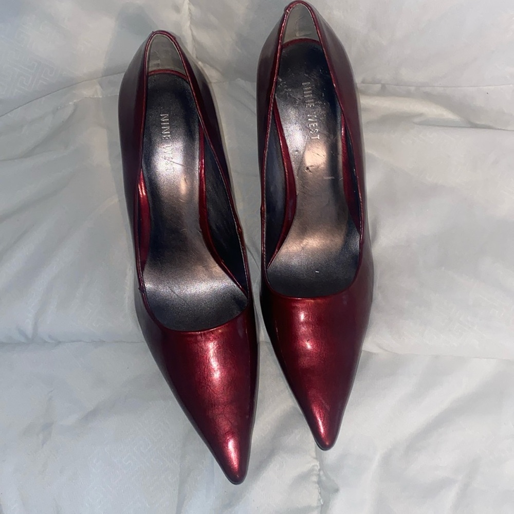 NINE WEST RED LEATHER PUMP